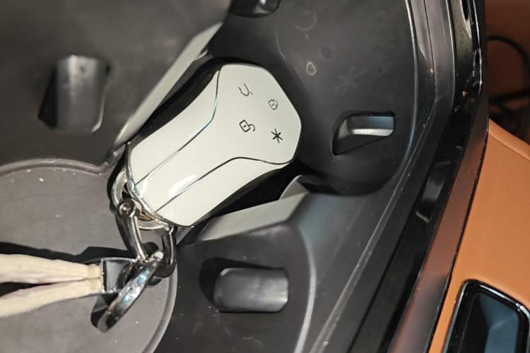 Used Hyptec HT 2024 670 Advanced Intelligent Driving Version Vehicle Key