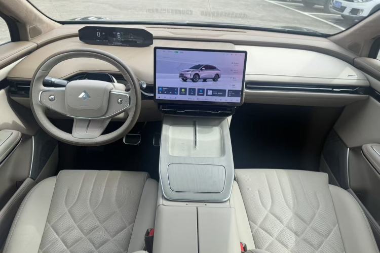 Used Hyptec HT 2025 825 Max Interior 2