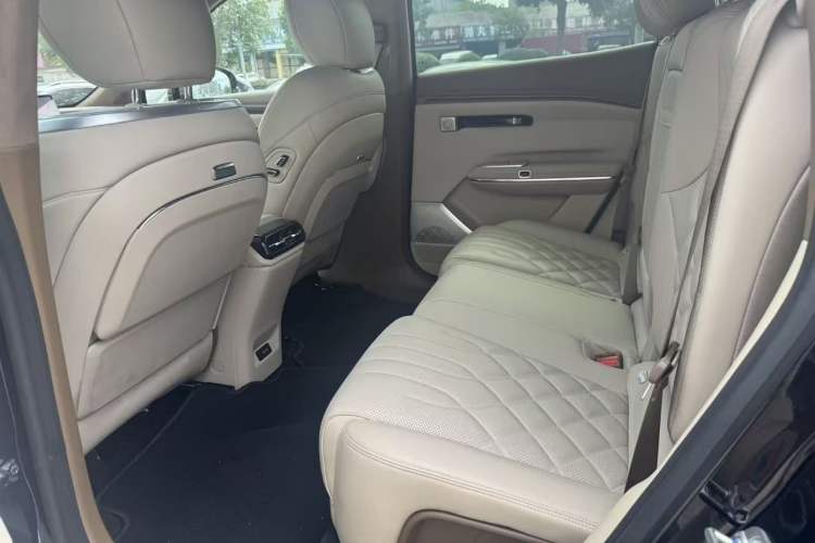 Used Hyptec HT 2025 825 Max Interior 3