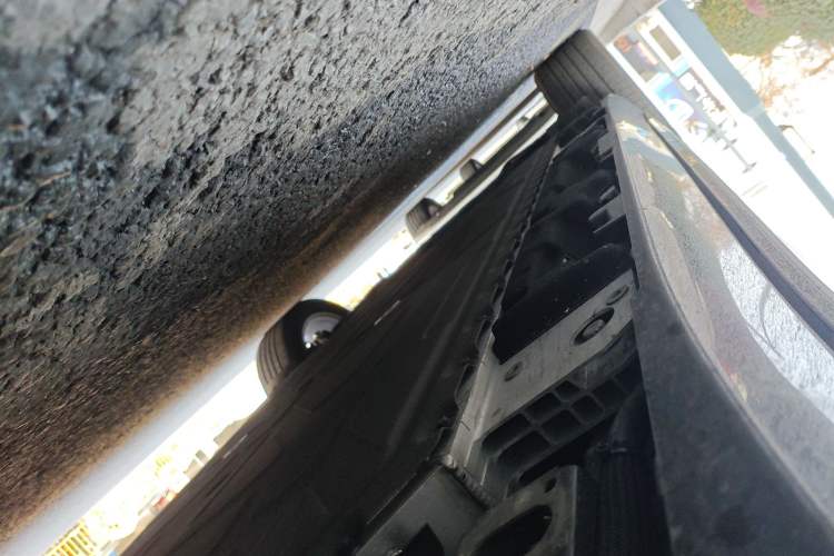 Used Hyptec HT 2025 670 Pro Chassis Front Right