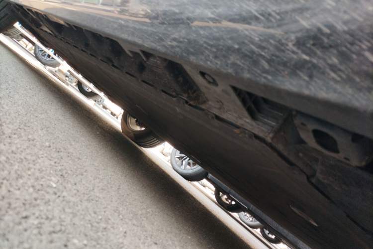 Used Hyptec HT 2025 670 Pro Chassis Front Right