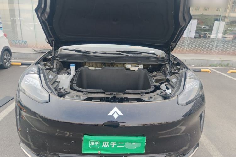 Used Hyptec HT 2025 825 Max Engine Bay
