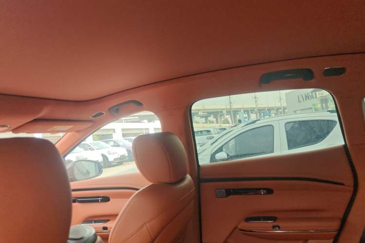 Used Hyptec HT 2025 825 Max Headliner