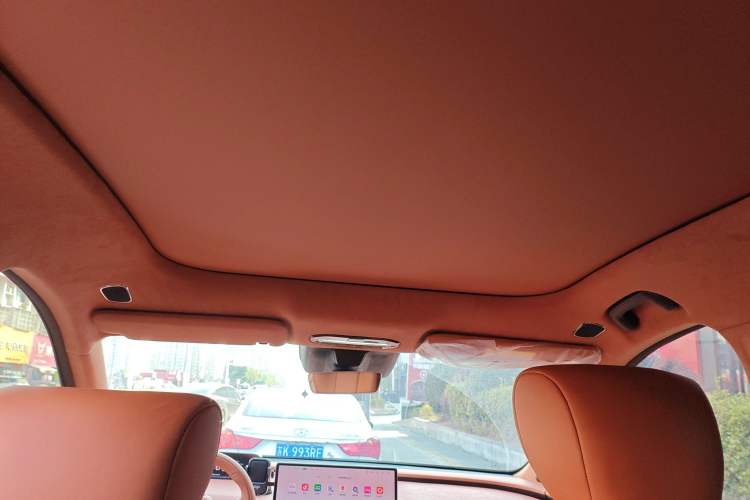 Used Hyptec HT 2025 670 Pro Headliner