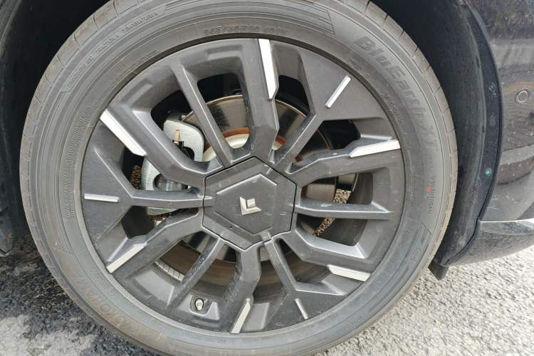Used Hyptec HT 2025 670 Pro Right Front Wheel Hub