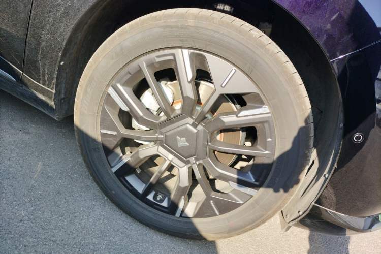 Used Hyptec HT 2025 670 Pro Right Front Wheel Hub