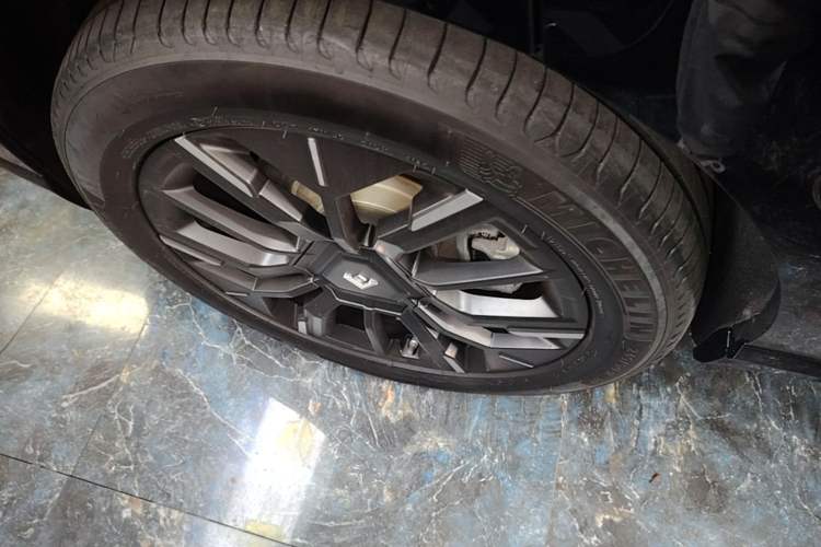 Used Hyptec HT 2025 825 Max Right Rear Wheel Hub