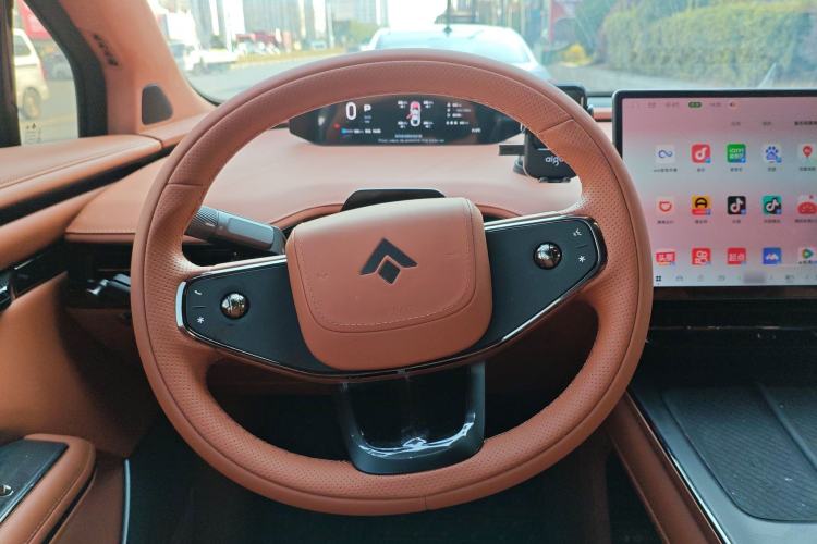 Used Hyptec HT 2025 670 Pro Steering Wheel
