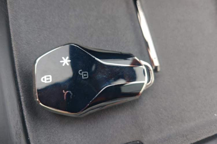 Used Hyptec HT 2025 825 Max Vehicle Key
