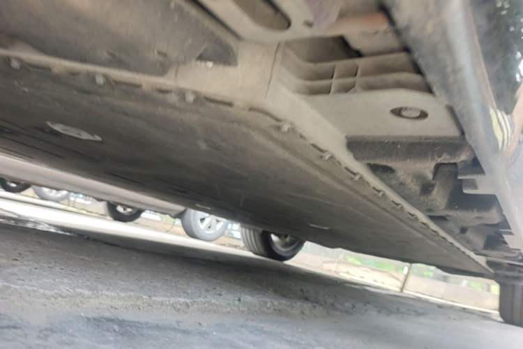 Used Hyptec HT 2025 825 Max Chassis Front Left
