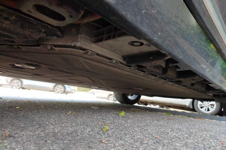 Used Hyptec HT 2025 670 Pro Chassis Front Left