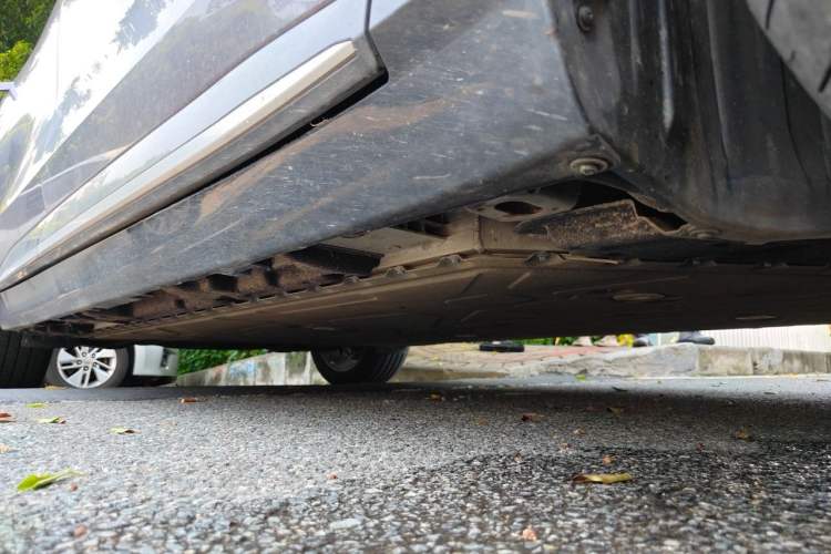 Used Hyptec HT 2025 670 Pro Chassis Front Right