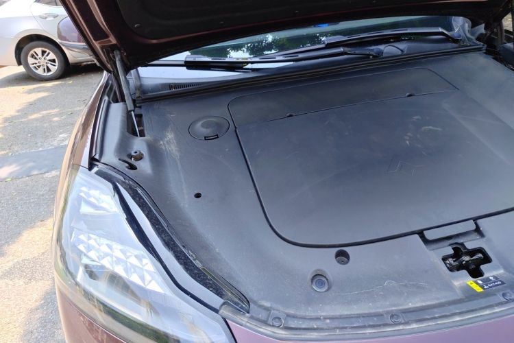 Used Hyptec HT 2025 670 Pro Engine Bay Right