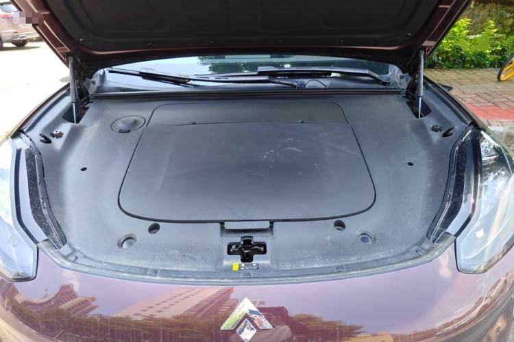 Used Hyptec HT 2025 670 Pro Engine Bay