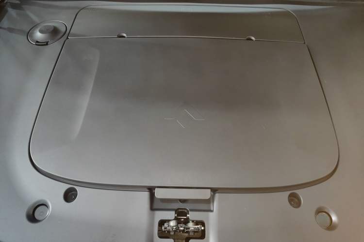 Used Hyptec HT 2025 825 Max Engine Bay