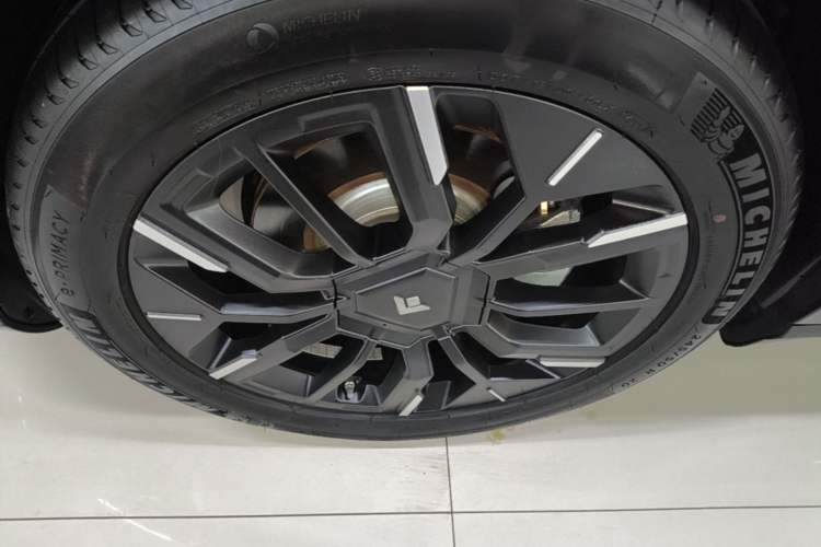 Used Hyptec HT 2025 825 Max Exterior 4