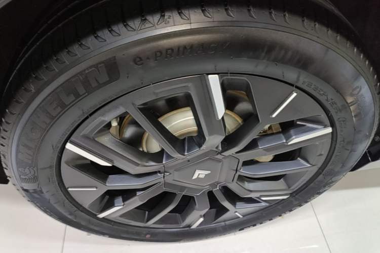 Used Hyptec HT 2025 825 Max Exterior 5