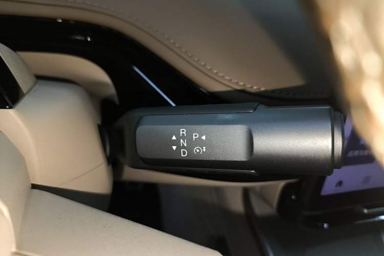 Used Hyptec HT 2025 825 Max Gear Lever