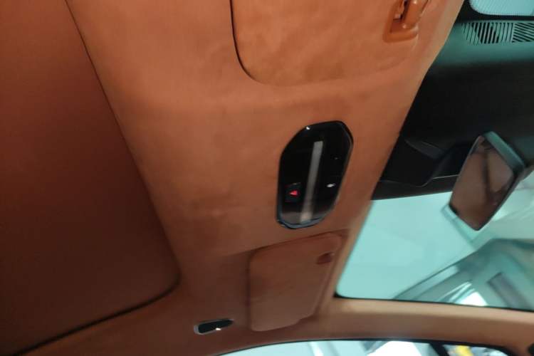 Used Hyptec HT 2025 825 Max Headliner