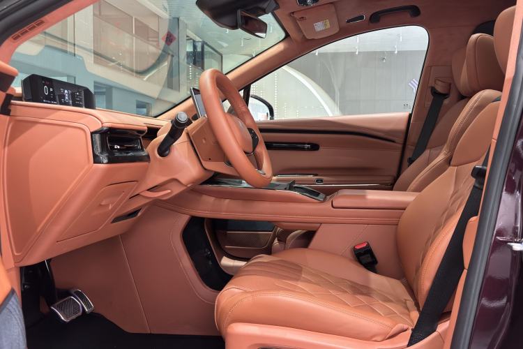 Used Hyptec HT 2025 825 Max Interior 1