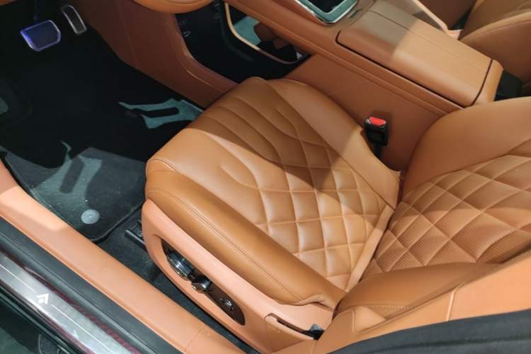 Used Hyptec HT 2025 825 Max Left Front Seat