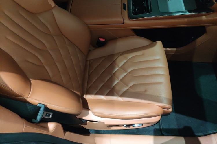 Used Hyptec HT 2025 825 Max Right Front Seat