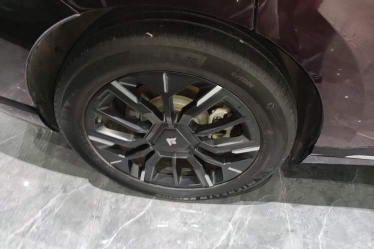 Used Hyptec HT 2025 825 Max Right Rear Wheel Hub