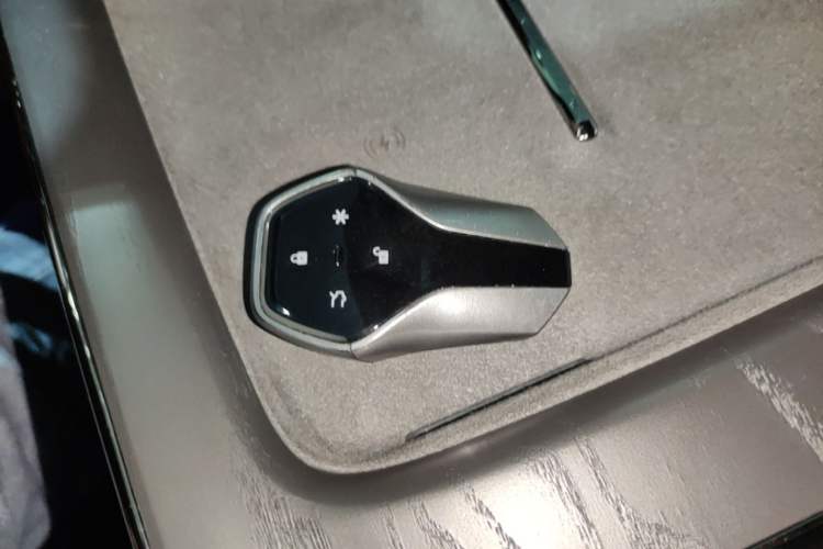 Used Hyptec HT 2025 825 Max Vehicle Key