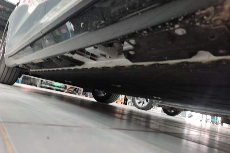 Used Hyptec HT 2025 825 Max Chassis Rear Left
