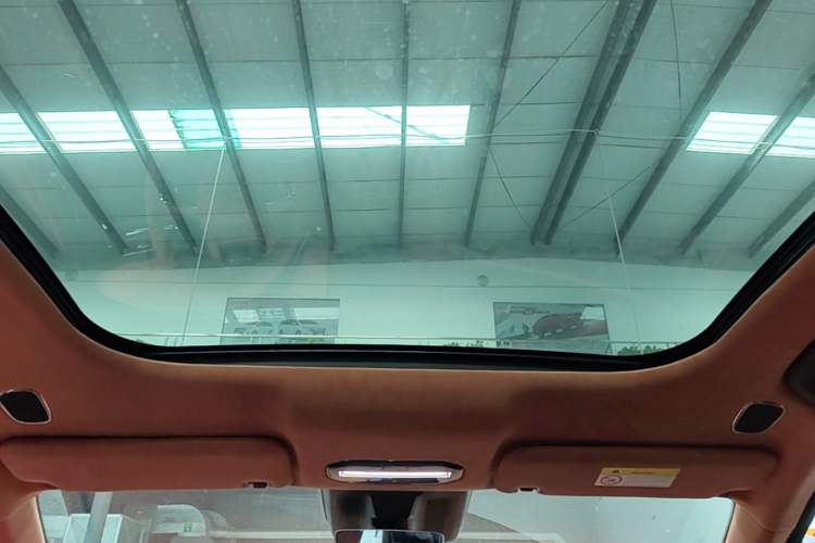 Used Hyptec HT 2025 825 Max Headliner