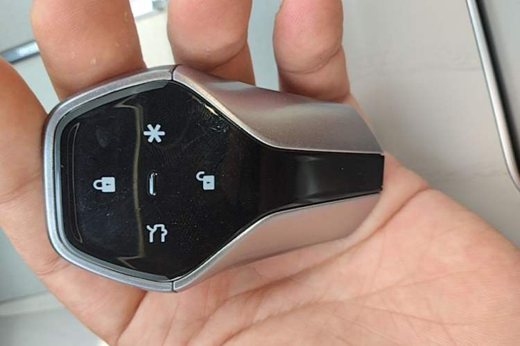 Used Hyptec HT 2025 670 Max Vehicle Key