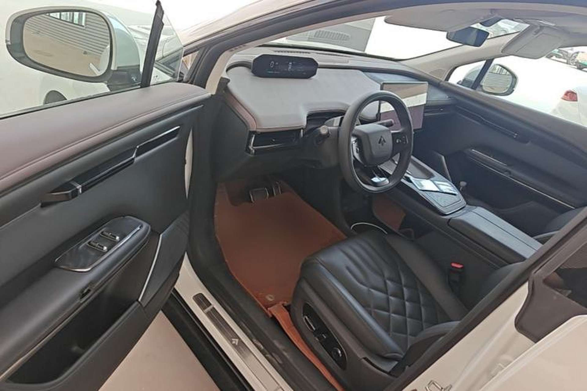 Used Hyptec HT 2025 825 Max Driver Seat