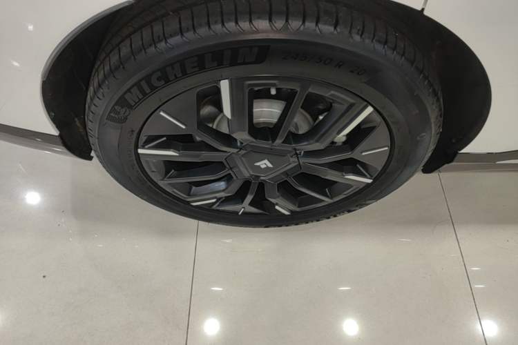Used Hyptec HT 2025 825 Max Exterior 5