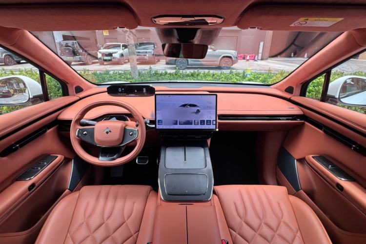 Used Hyptec HT 2025 825 Max Interior 2