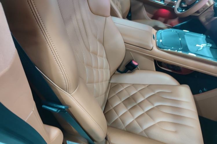Used Hyptec HT 2025 825 Max Right Front Seat
