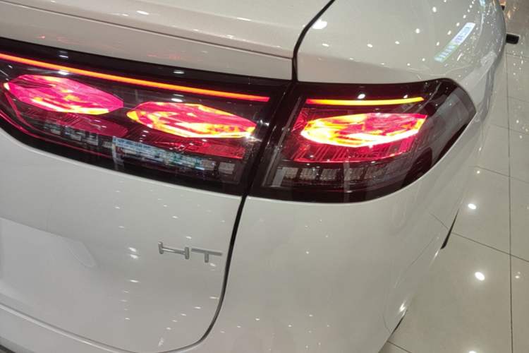 Used Hyptec HT 2025 825 Max Right Rear Taillight