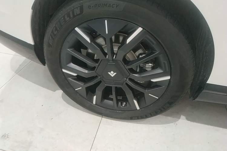 Used Hyptec HT 2025 825 Max Right Rear Wheel Hub