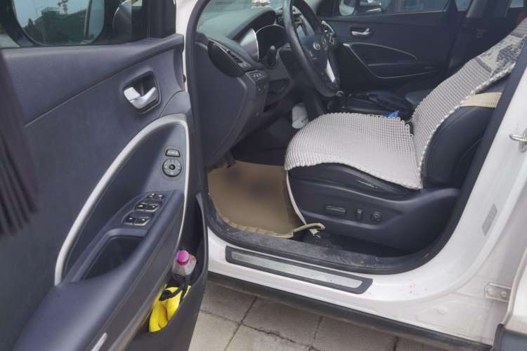 Used Hyundai 2013 2.2T 4x4 Luxury Edition 7-Seater Driver Seat