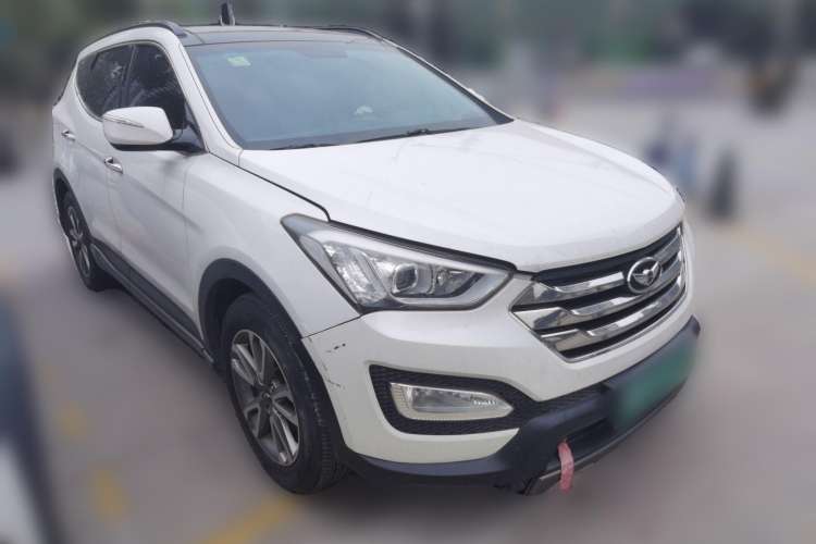 Used Hyundai 2013 2.2T 4x4 Luxury Edition 7-Seater Front Right 45 Deg