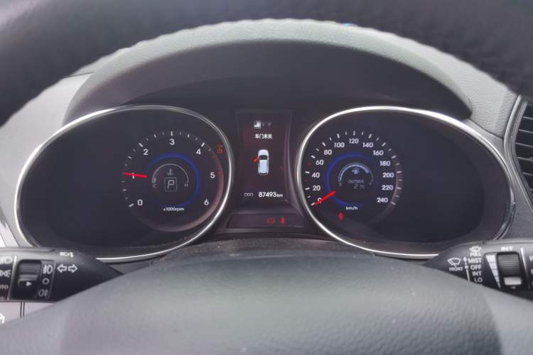 Used Hyundai 2013 2.2T 4x4 Luxury Edition 7-Seater Instrument Cluster