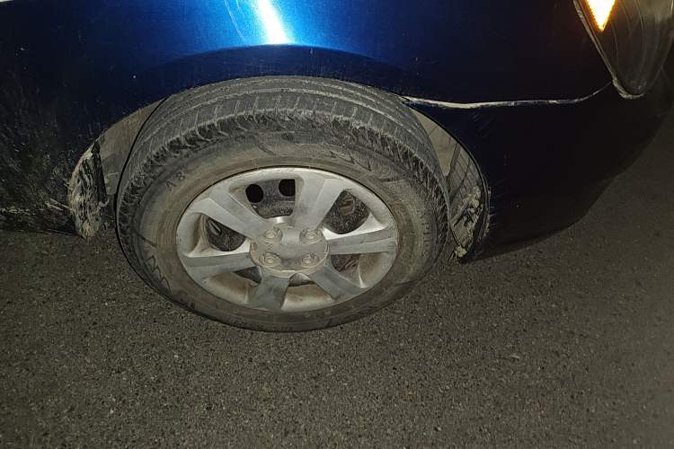 Used Hyundai Accent 2006 1.4 Manual Standard Edition Right Front Wheel Hub