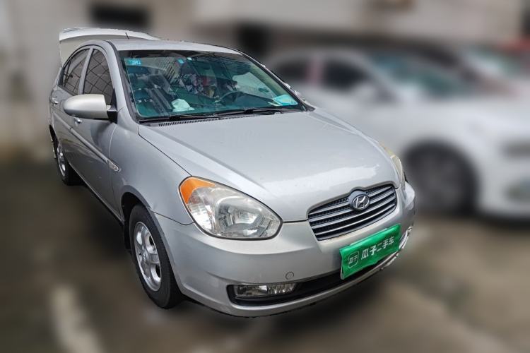 Used Hyundai Accent 2006 1.4 Automatic Comfort Model Front Right 45 Deg