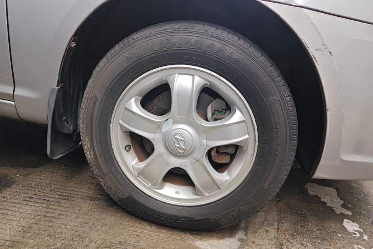 Used Hyundai Accent 2006 1.4 Automatic Comfort Model Right Front Wheel Hub