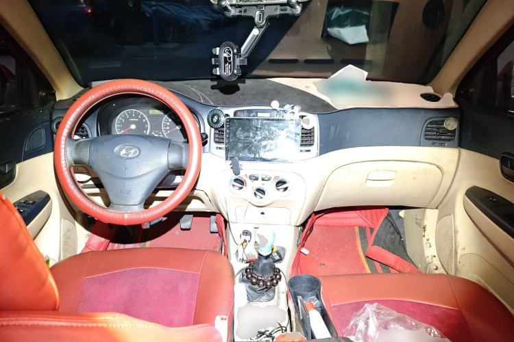 Used Hyundai Accent 2008 1.4 Manual Comfort Edition Center Console