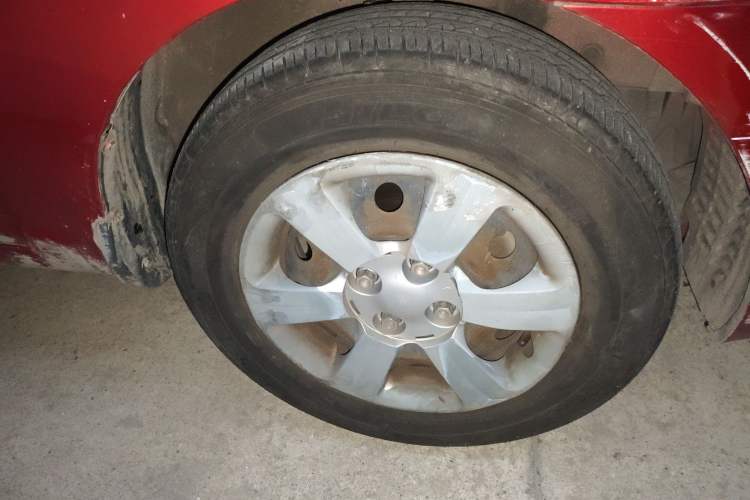 Used Hyundai Accent 2008 1.4 Manual Comfort Edition Right Front Wheel Hub