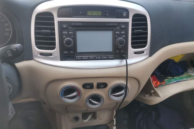 Used Hyundai Accent 2008 1.4 Manual Comfort Edition Audio And AC Panel