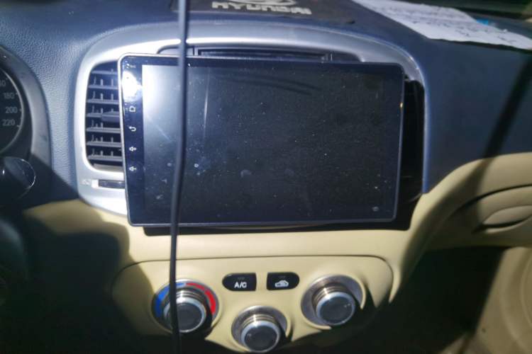 Used Hyundai Accent 2008 1.4 Manual Comfort Edition Audio And AC Panel