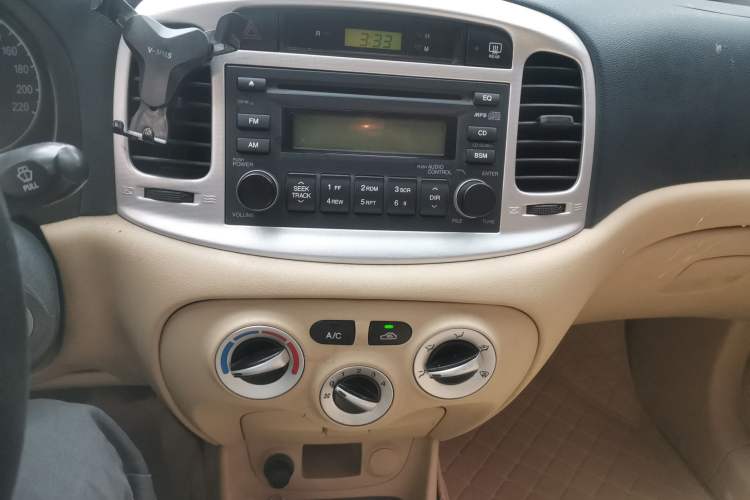 Used Hyundai Accent 2008 1.4 Manual Comfort Edition Audio And AC Panel