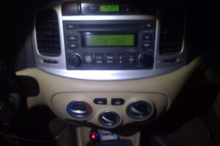 Used Hyundai Accent 2008 1.4 Manual Comfort Edition Audio And AC Panel