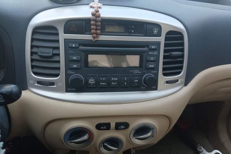 Used Hyundai Accent 2008 1.4 Manual Comfort Edition Audio And AC Panel